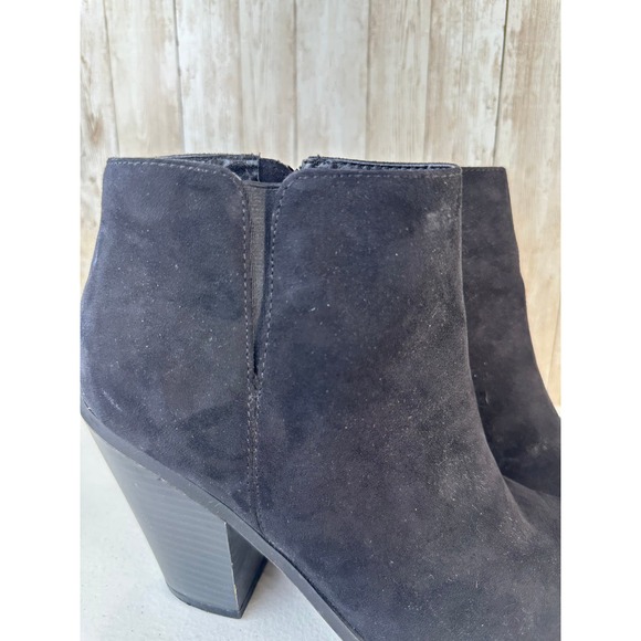 Banana Republic Womens Boots Size 8 Black Suede Side Zipper Slip On Ankle Bootie - Picture 3 of 12